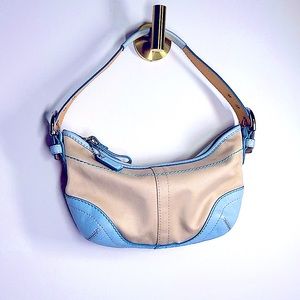 Coach purse vintage 90s look, cream color and baby blue